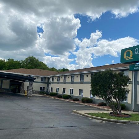 West Bend Quality Inn & Suites מראה חיצוני תמונה