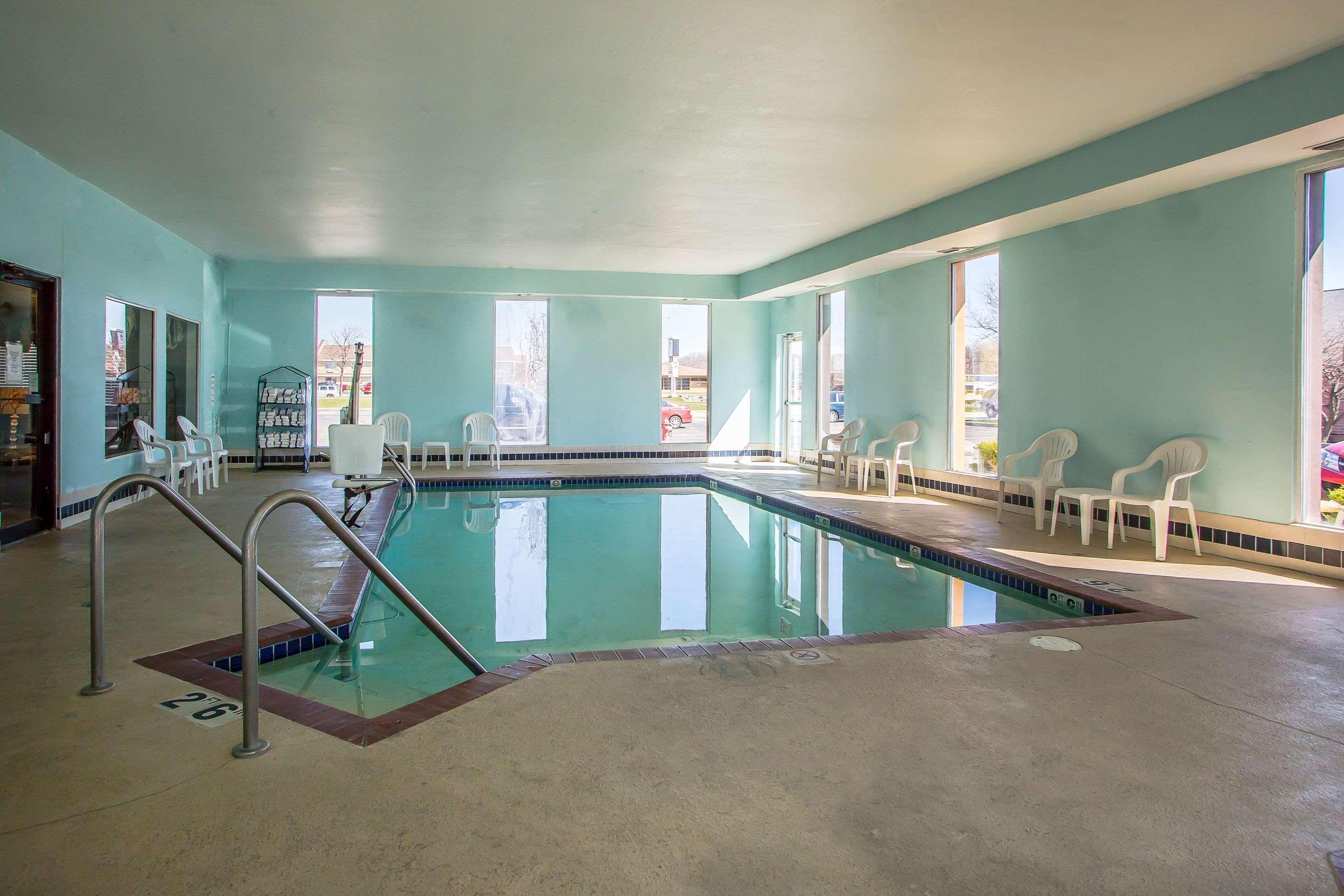 West Bend Quality Inn & Suites מראה חיצוני תמונה